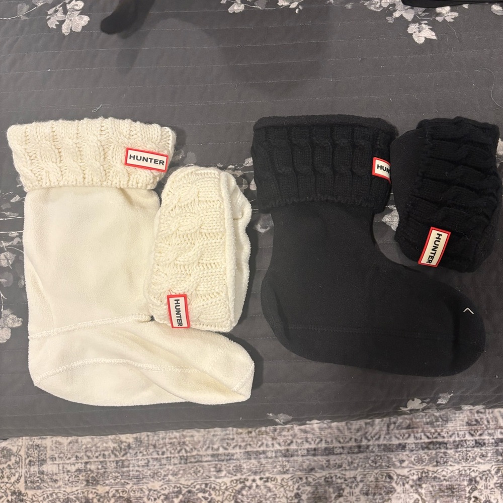 Hunter Women's Black and Cream Knit Socks